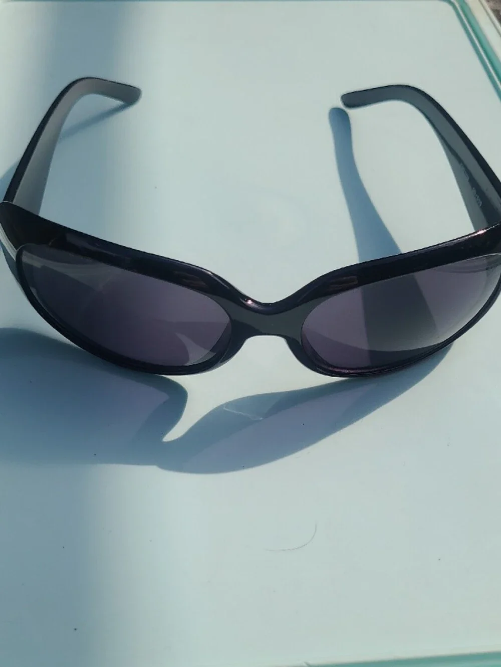 Women’s Oversized Tortoiseshell and Black Sunglasses Set